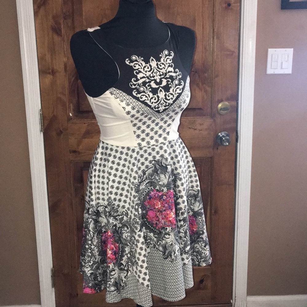 Ginger fizz flare dress Sz 8 run small